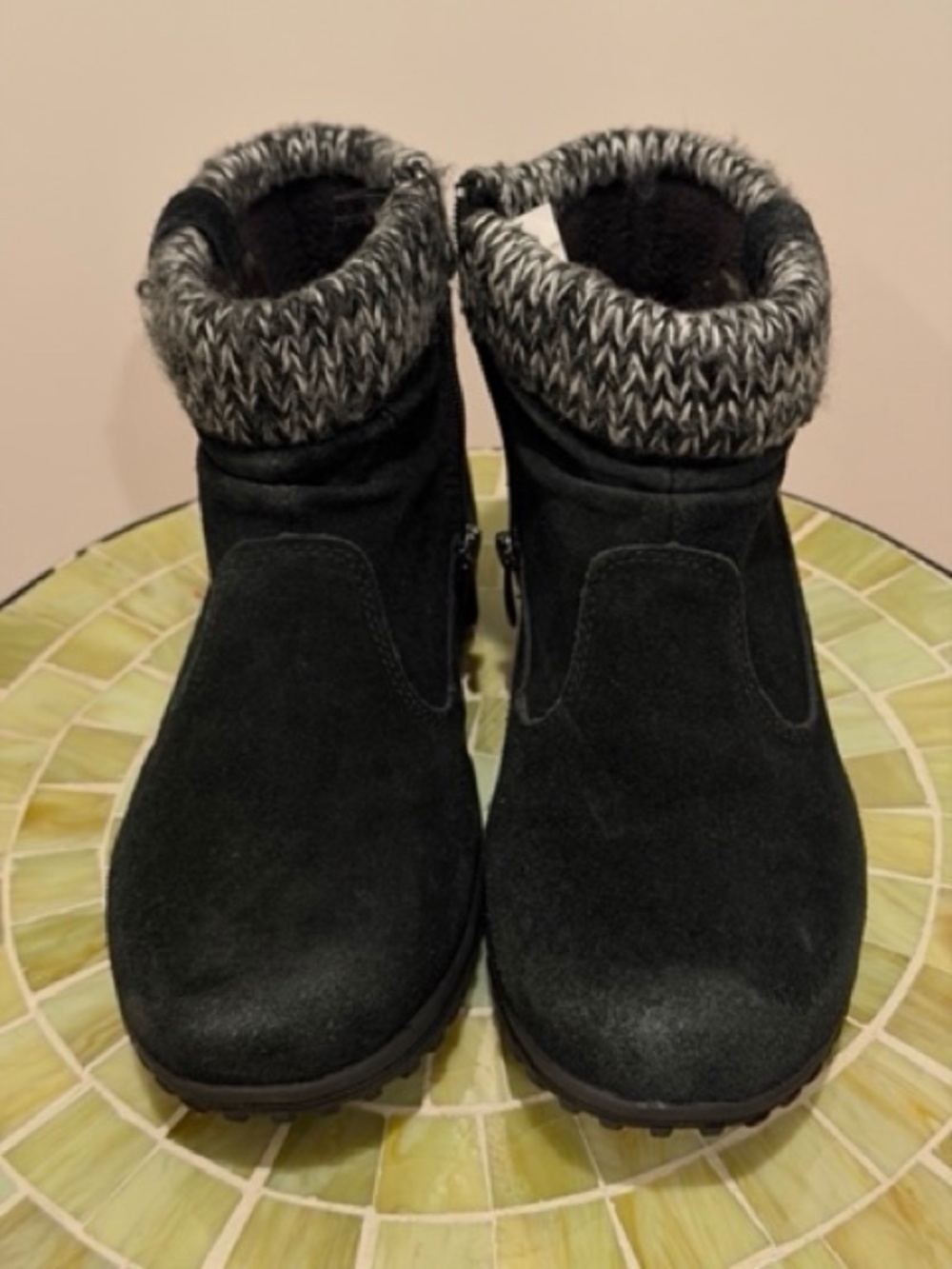 WOMEN'S DESIGNER, WINTER ANKLE BOOTS w/Faux Fur Black Suede Size 9
